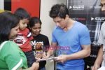 Shahrukh Khan at Reebok and bollywoodhungama.com meets the My Name Is Khan online contest winners in Mannat on 23rd March 2010 (8).JPG